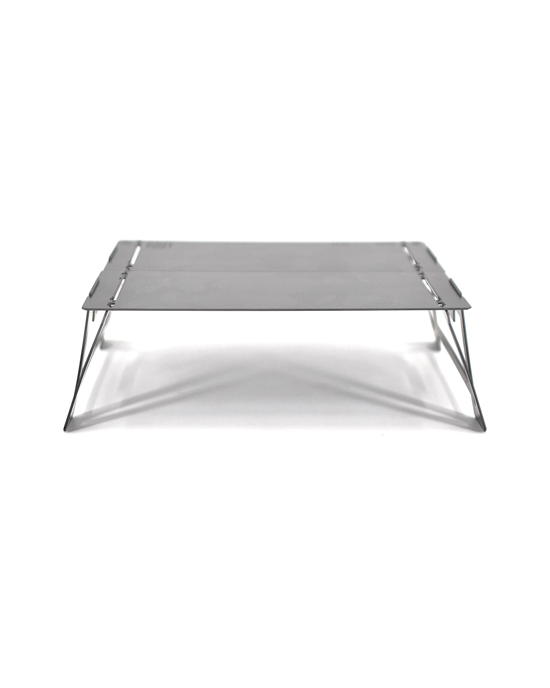 ultralight carbon fiber camping mountaineering table with good looking and creative design from chaos.park